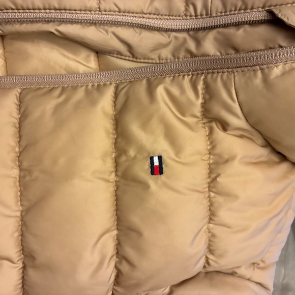 Tommy Hilfiger puff jacket - Picture 3 of 10